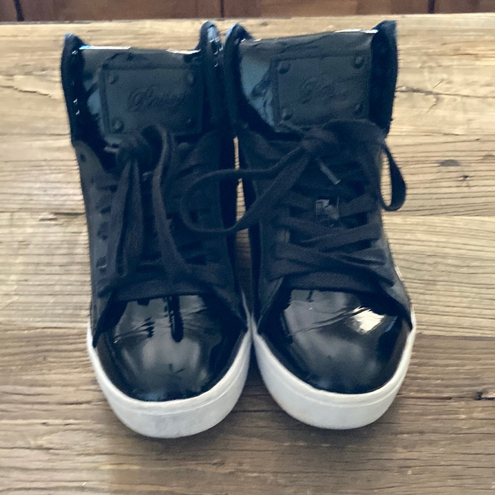 Girls shoes